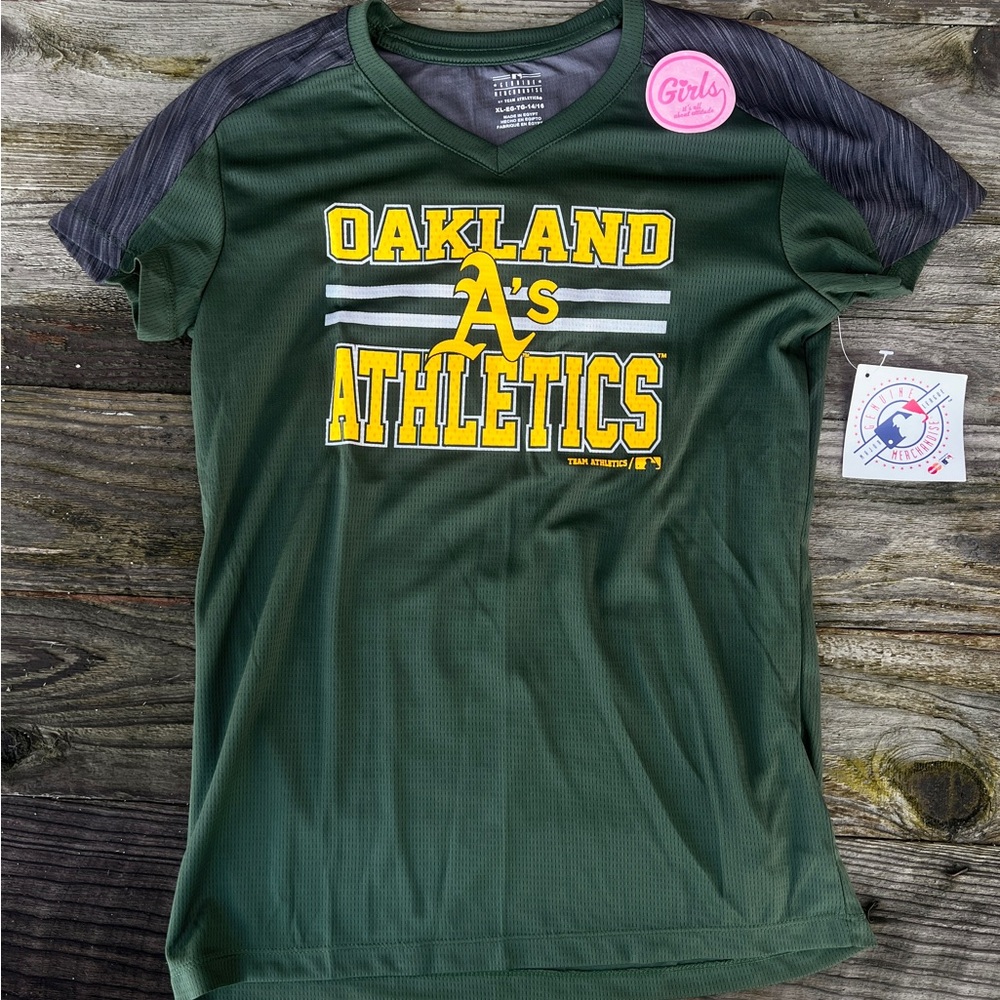 Oakland Athletics Ladies XL V-neck Top